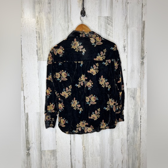 Another Love Women's Velvet Floral Button Front Top Black Yellow Size Small - Picture 2 of 11